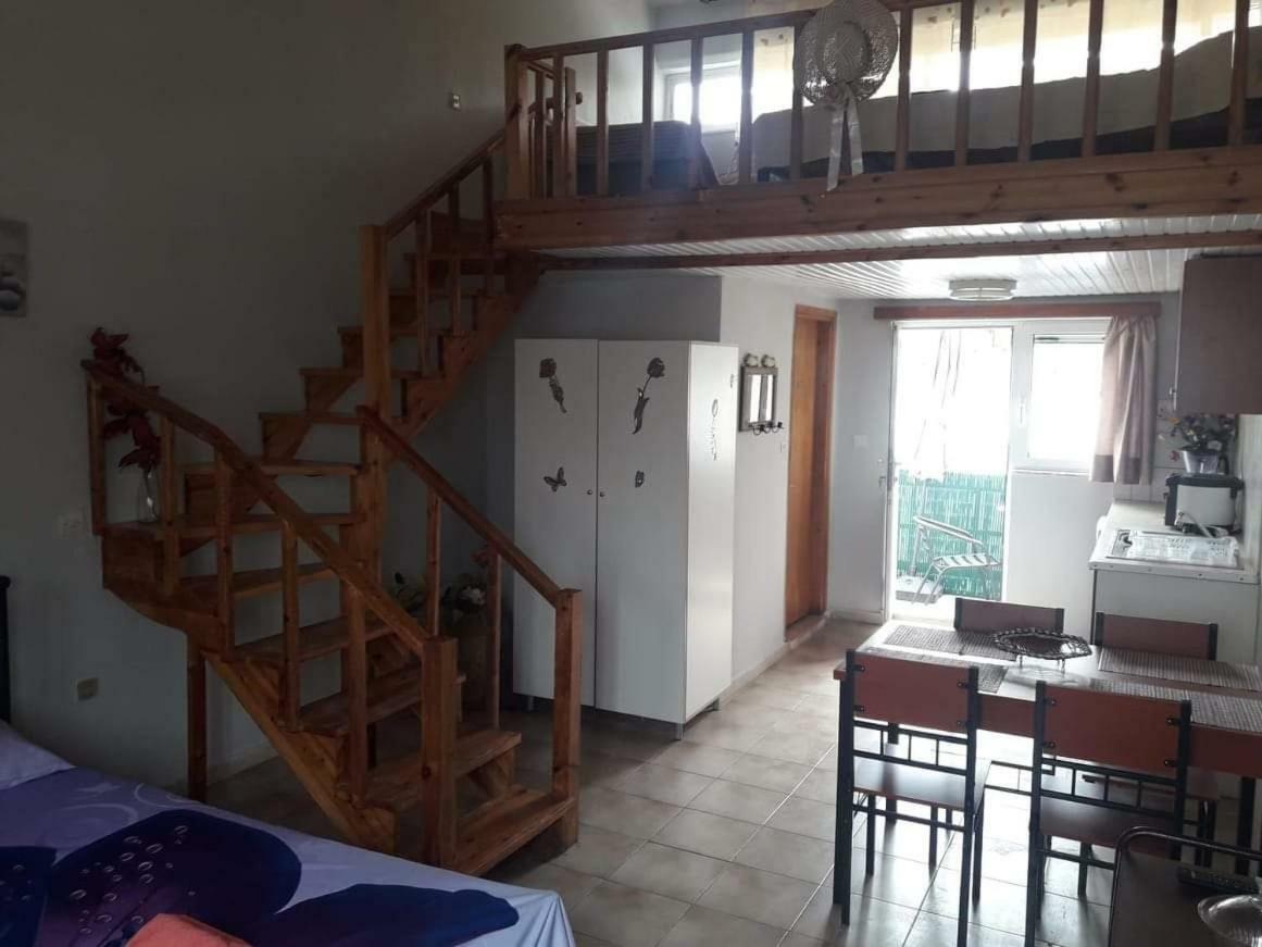 Jenny Studios بيلوس المظهر الخارجي الصورة
